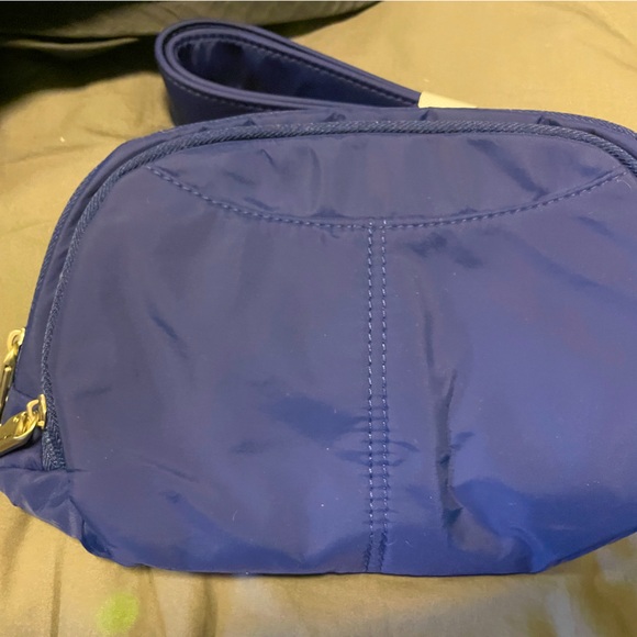 Travelon RFID Blocking Waist Pack - Picture 1 of 4